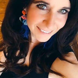 Meet your Posher, Denise